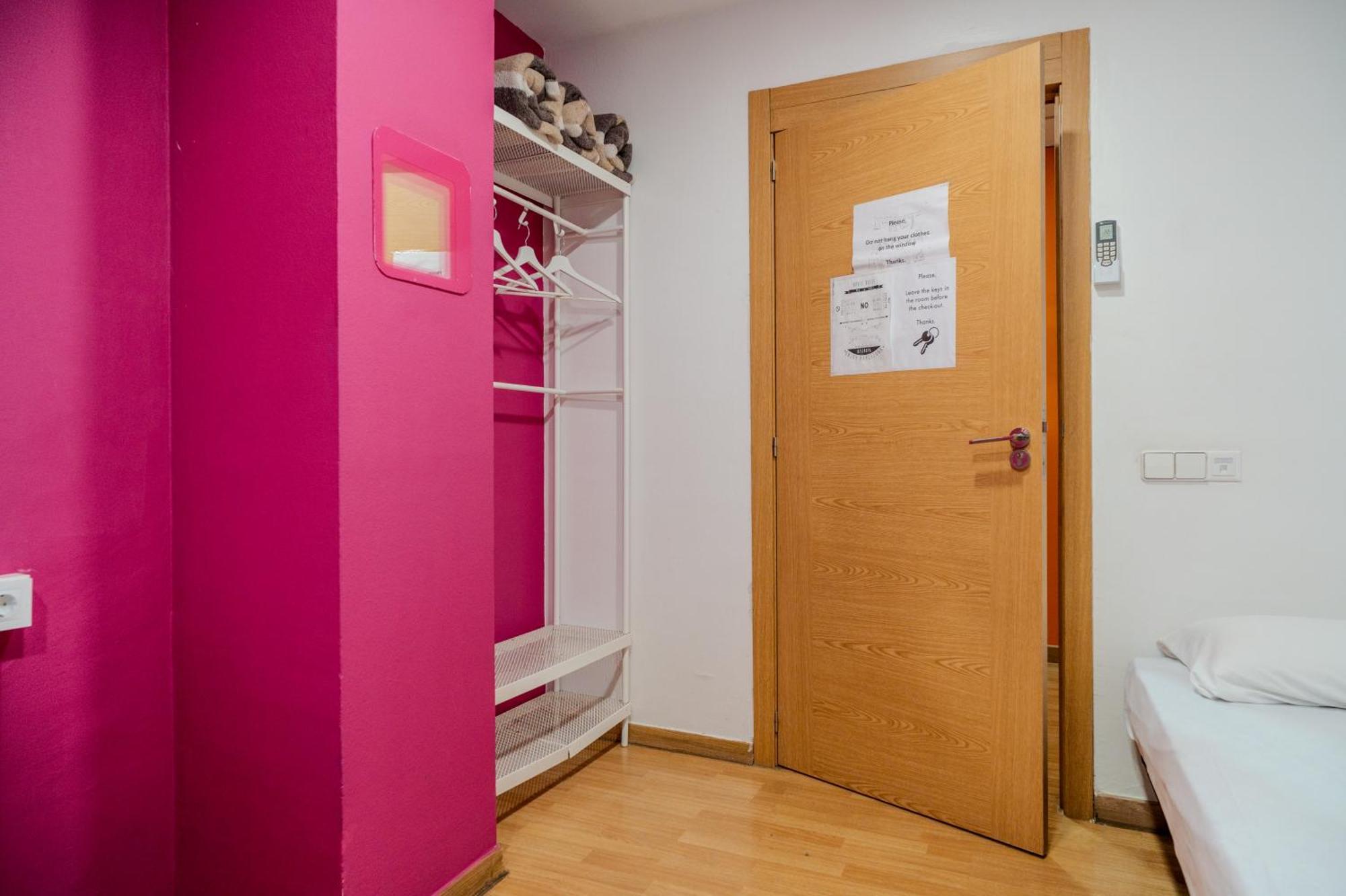 Holidaysbcn Rooms — Billeder 1